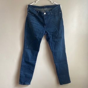 Lee Slimming Fit skinny leg jean size 14 medium